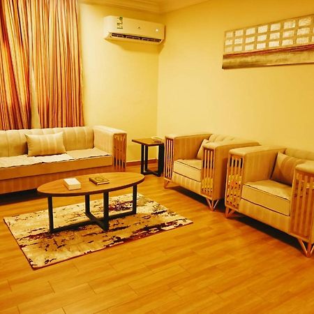 Taraf Yanbu 2 Aparthotel Bagian luar foto