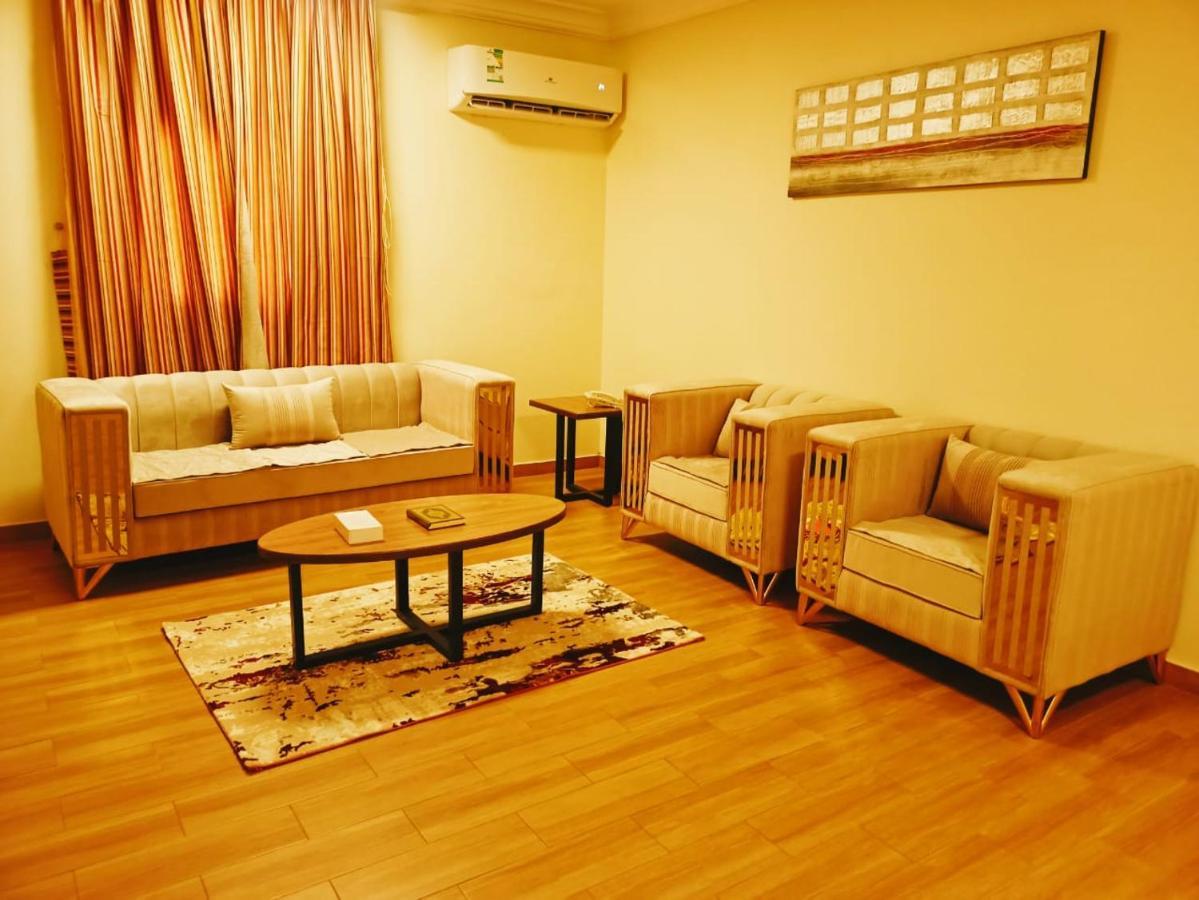 Taraf Yanbu 2 Aparthotel Bagian luar foto