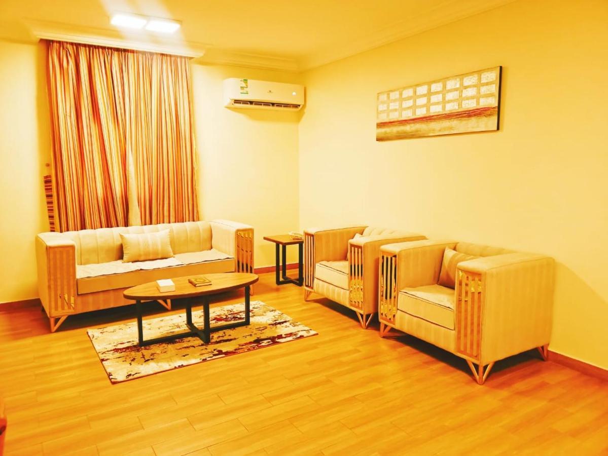 Taraf Yanbu 2 Aparthotel Bagian luar foto