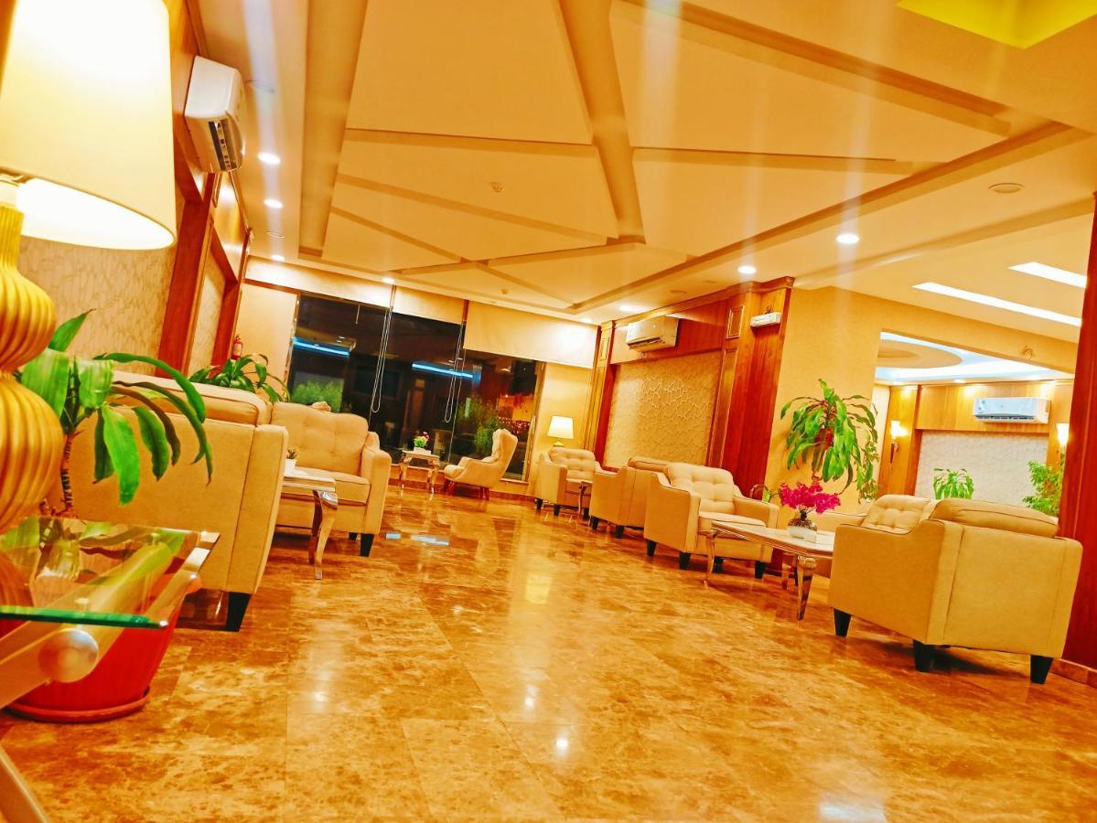Taraf Yanbu 2 Aparthotel Bagian luar foto