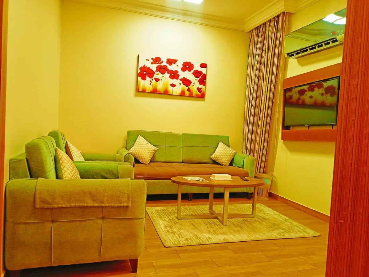 Taraf Yanbu 2 Aparthotel Bagian luar foto